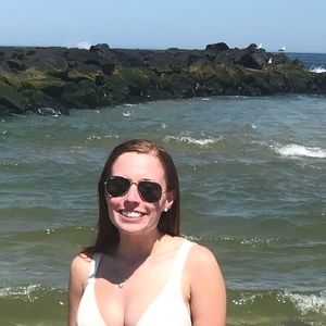 Meet your Posher, Caroline